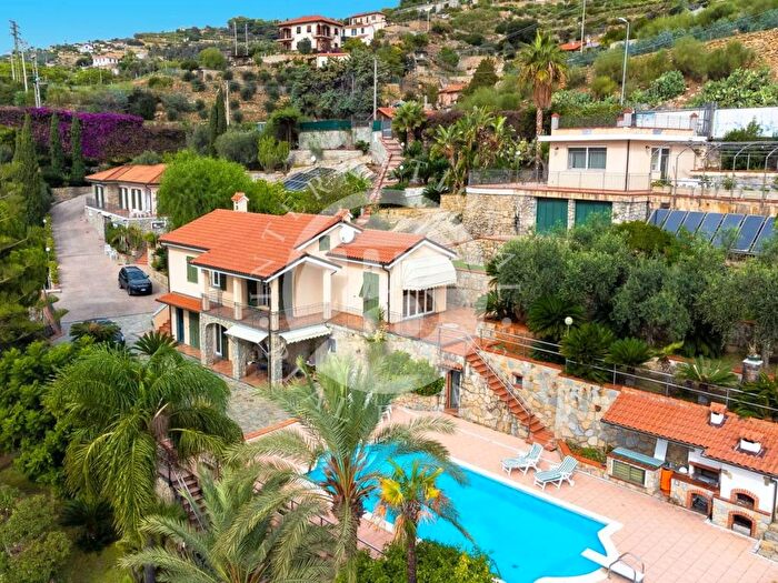 Casa con 6 locali in vendita in Arziglia Madonna della Ruota, Bordighera