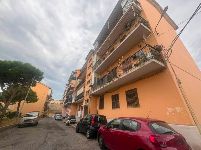 Appartamento trilocale in vendita in Via Anassagora B, Gazzi, Messina