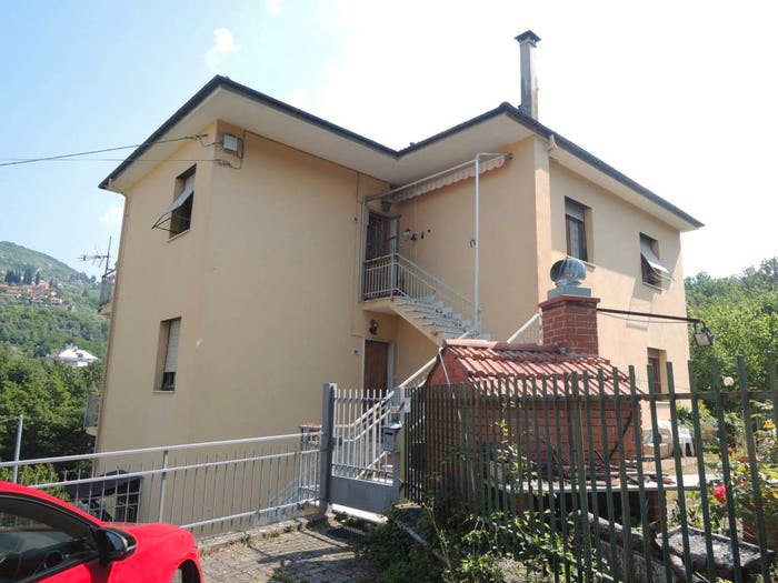 Casa quadrilocale in vendita in Via Giovanni da Verrazzano, Struppa, Genova