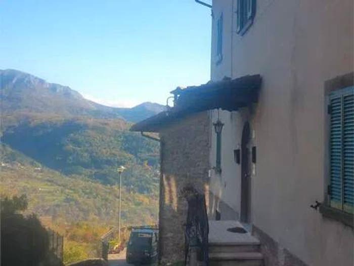 Appartamento con 6 locali in vendita in Via Di Puglianella No Number, Camporgiano