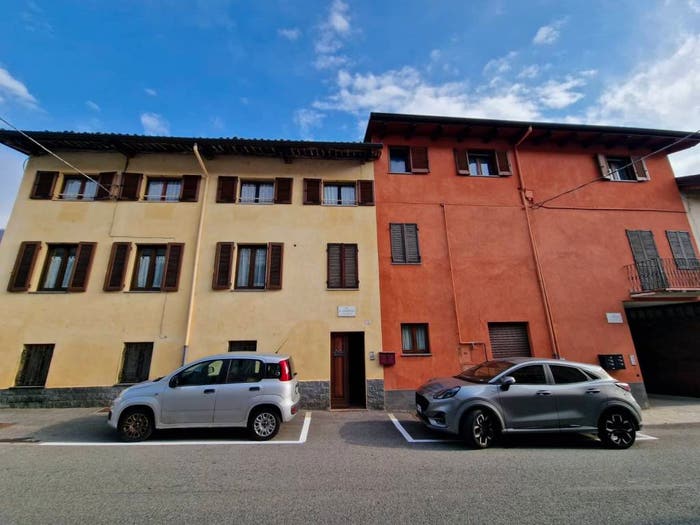 Appartamento con 6 locali in vendita in Via Giovanni Cossavella, Bollengo