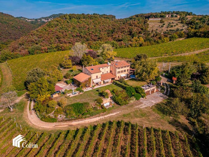 Casa con 6 locali in vendita in Via Antonio Avena, San Michele Extra, Verona