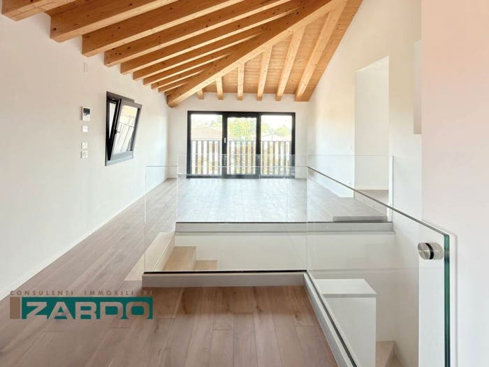 Casa con 5 locali in vendita in Castione, Loria