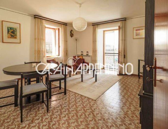 Casa con 5 locali in vendita in Centro, Frassinoro
