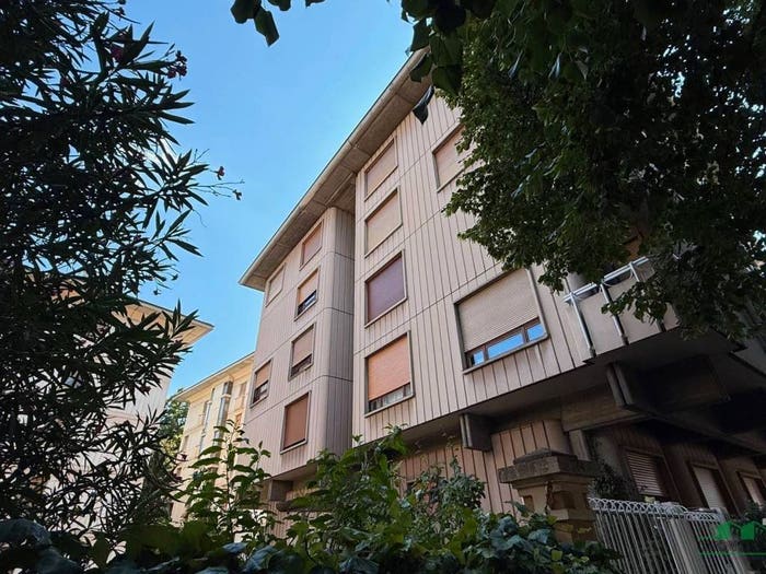 Appartamento quadrilocale in vendita in Viale Vittorio Bottego, Centro Storico, Parma
