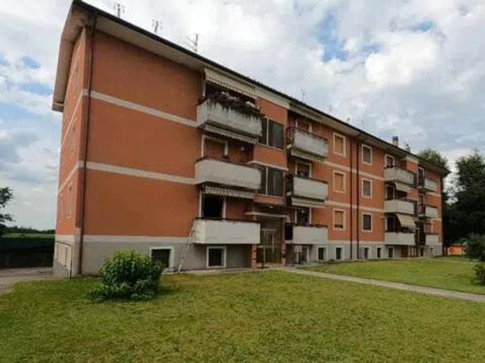 Appartamento trilocale in vendita in Via Pietro Nenni, Camairago, Castelgerundo
