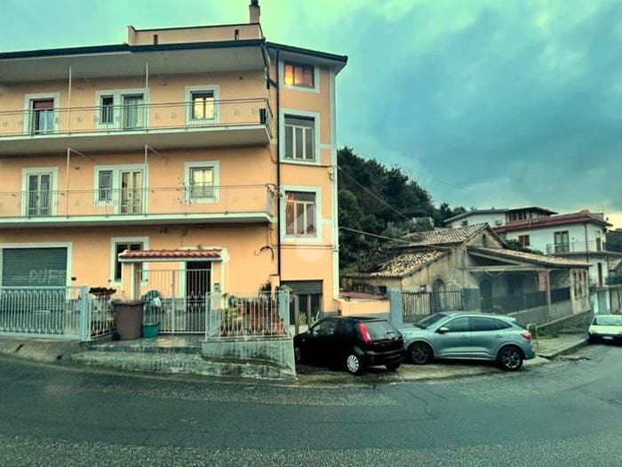 Appartamento trilocale in vendita in Corso San Benedetto, Centro, Cetraro