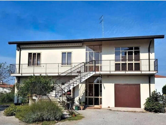 Casa con 6 locali in vendita in Via Cavanella D'Adige No Number, Sant'Anna Cavanella d'Adige, Chioggia