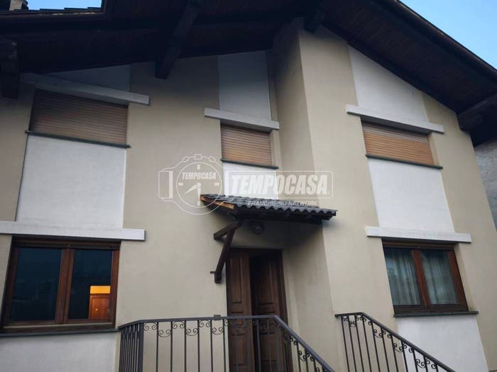 Casa con 6 locali in vendita in Strada Regionale, Centro, Pollein