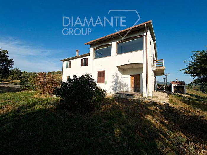 Casa con 6 locali in vendita in Centro, Cinigiano