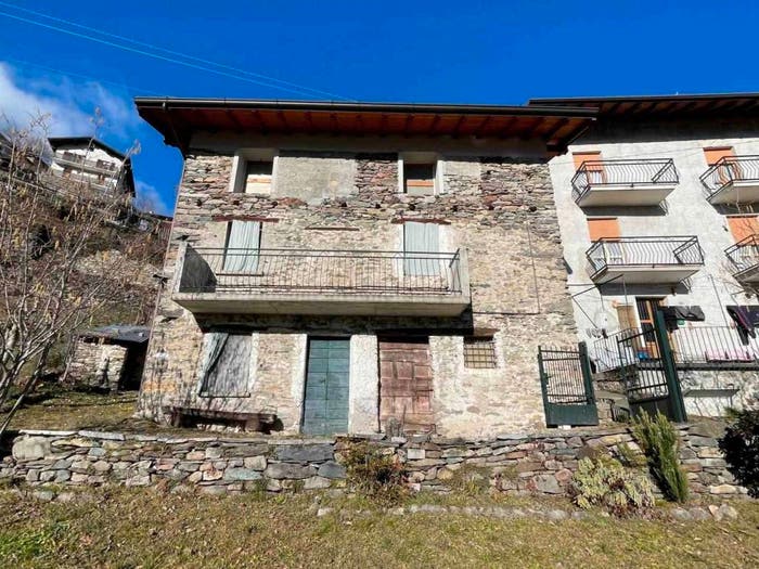 Casa con 6 locali in vendita in Via Motta, Ardenno