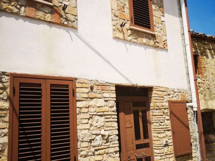 Appartamento trilocale in vendita in Via Contrada Macchie, Centro, Farindola
