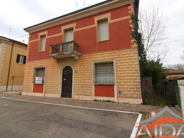 Casa con 6 locali in vendita in PIAZZA DEI CADUTI, Lavezzola, Conselice