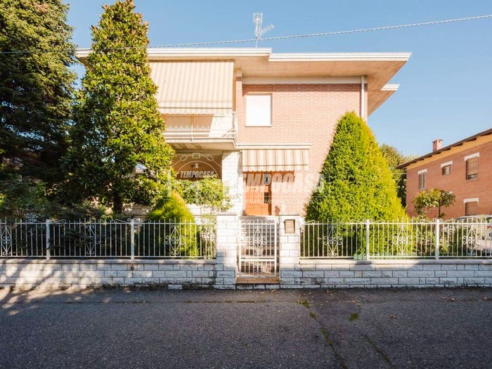 Casa con 6 locali in vendita in Via Veneto, Centro, Spilamberto