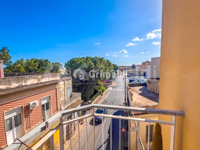 Appartamento con 6 locali in vendita in Via Achille Vaccarisi, Centro, Avola