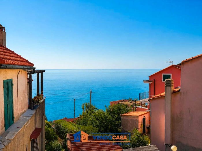 Casa trilocale in vendita in Via Orazio Baiardo, Bergeggi