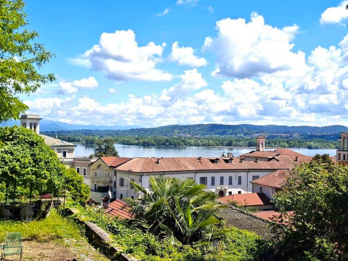 Casa con 6 locali in vendita in Centro, Arona
