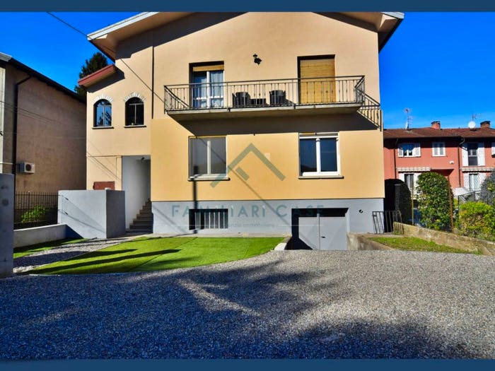 Appartamento quadrilocale in vendita in Via Antonio Gramsci, Centro, Biandronno