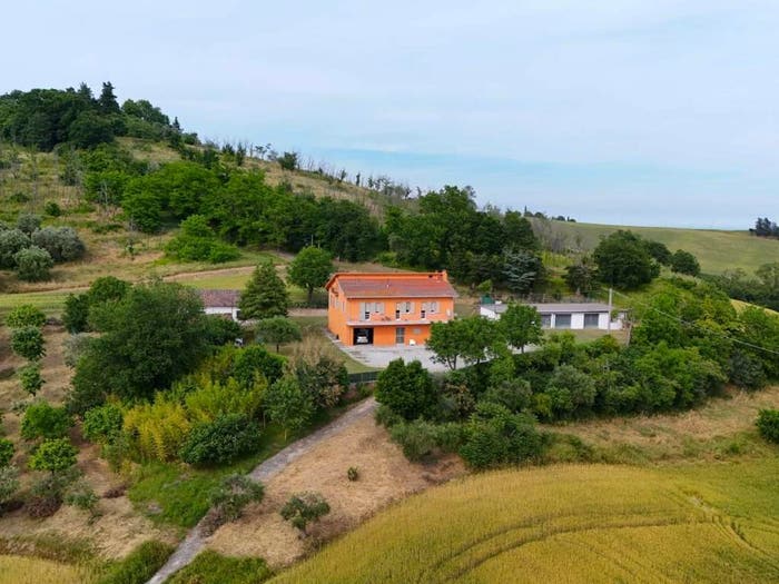 Casa con 6 locali in vendita in Via dei Pini, Borghi