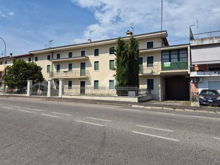 Casa con 6 locali in vendita in Via Trento, Centro, Malo