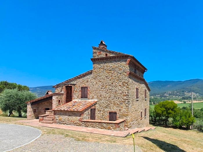 Casa con 6 locali in vendita in Passignano sul Trasimeno