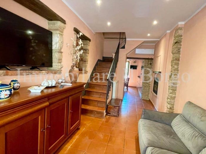 Appartamento quadrilocale in vendita in Via Italia, Saturnia, Manciano