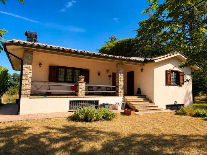 Casa con 6 locali in vendita in Via delle Fontanelle, Manziana