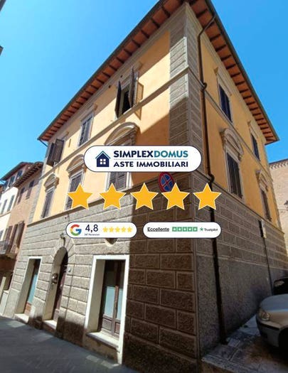 Casa con 6 locali in vendita in Via Ermanno Baldetti, Centro, Chiusi