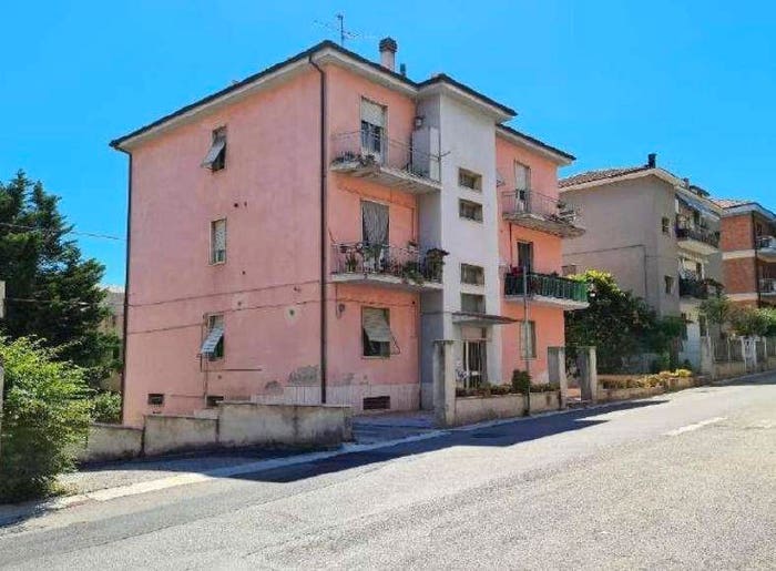 Appartamento trilocale in vendita in Via Loreto, Ascoli Piceno