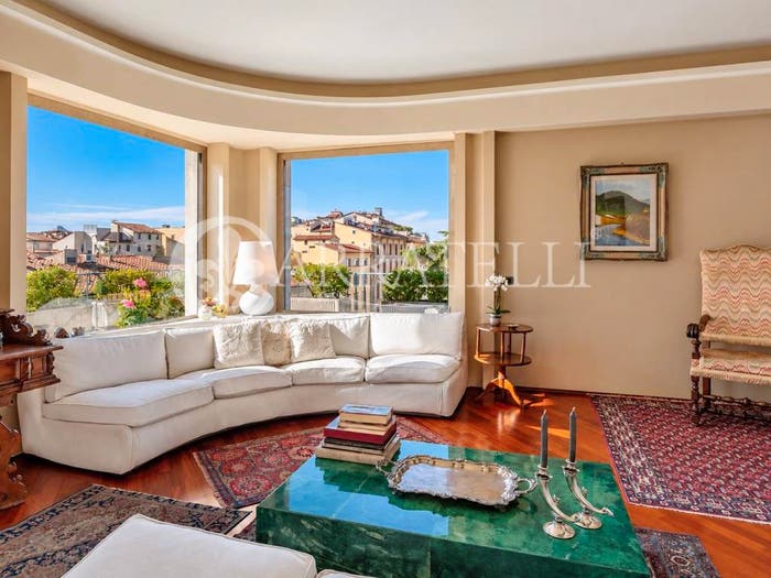 Casa con 6 locali in vendita in Via Solferino, Borgo Ognissanti Il Prato, Firenze