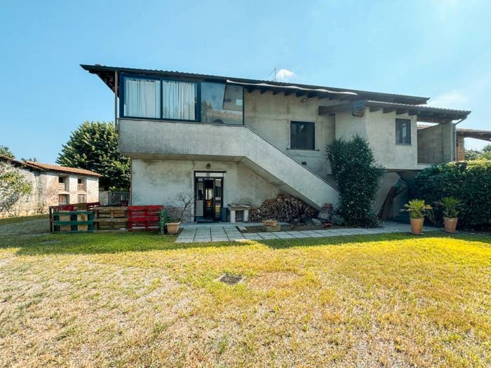Casa con 6 locali in vendita in via buraiga, Fontaneto d'Agogna