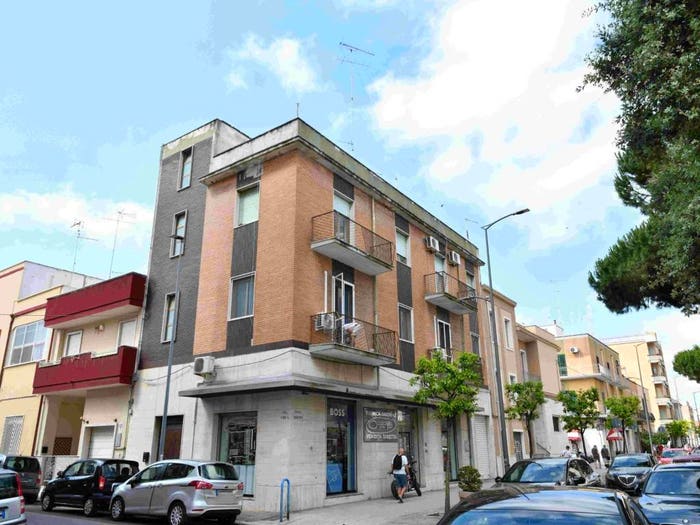 Appartamento quadrilocale in vendita in Via Emilia, Commenda, Brindisi