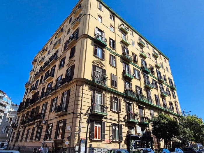 Appartamento trilocale in vendita in Via Tino di Camaino, Arenella, Napoli