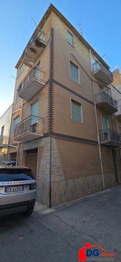Appartamento trilocale in vendita in Via Bandiera, Centro, Alcamo