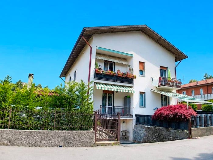 Appartamento quadrilocale in vendita in Via Giacomo Matteotti, Centro, Alzate Brianza