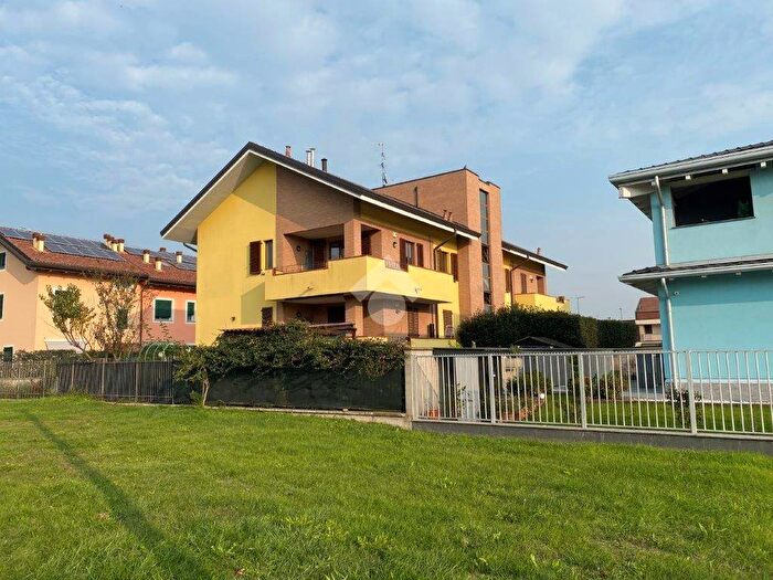 Appartamento trilocale in vendita in Via Chenove, Ravello Villastanza Villapia, Parabiago