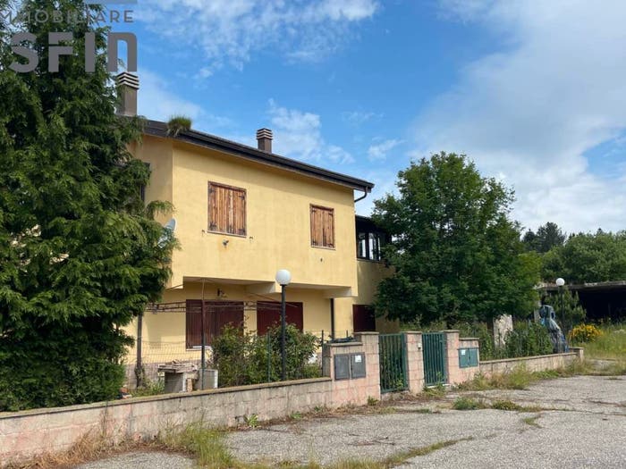 Appartamento quadrilocale in vendita in Loc Neto Ferrara, Casali del Manco