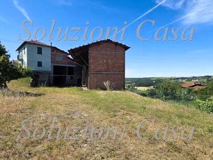 Casa con 6 locali in vendita in Via Irmo Ferrari, San Cristoforo