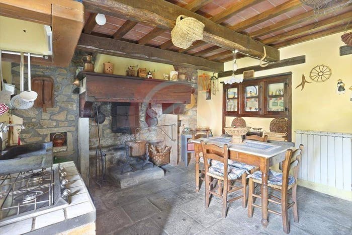 Casa con 6 locali in vendita in località Col di Maturaia, Castiglione di Garfagnana