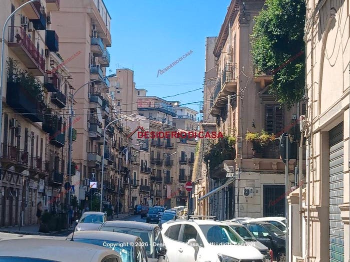 Appartamento bilocale in vendita in Corso Alberto Amedeo, Tribunale, Palermo
