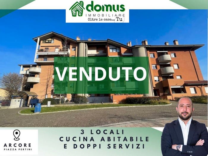 Appartamento trilocale in vendita in Piazza Sandro Pertini, Bernate La Ca', Arcore