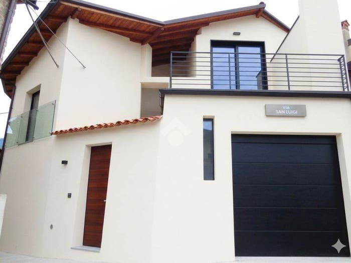 Casa bilocale in vendita in Via San Luigi, Centro, Costa Volpino