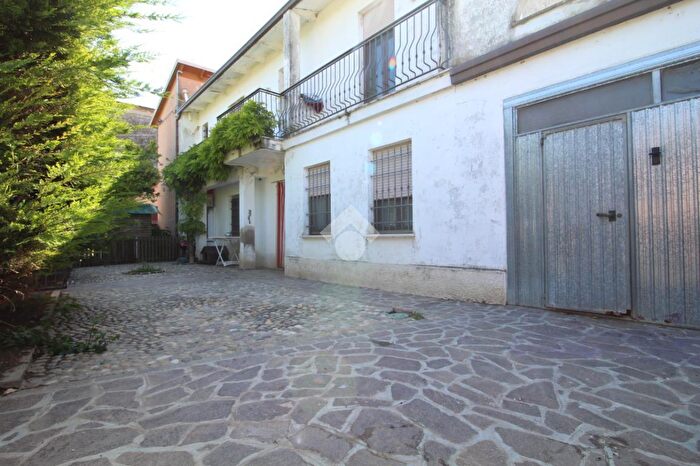 Casa quadrilocale in vendita in Strada Viola Sacca, Pegognaga