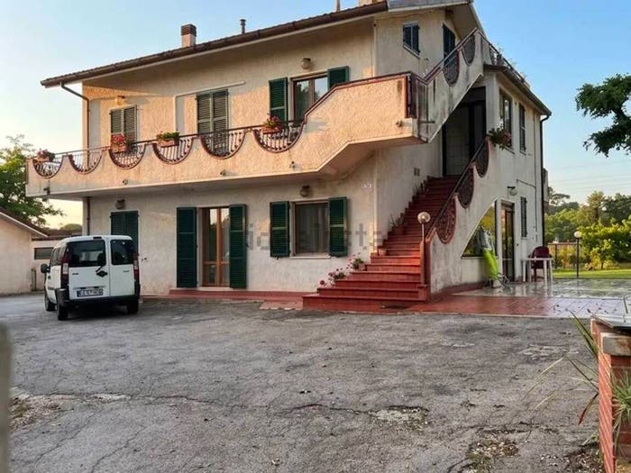 Appartamento con 6 locali in vendita in Via Roma Asse Sud, Jesi