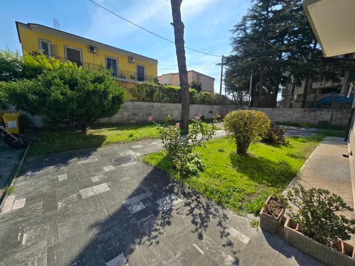 Appartamento con 6 locali in affitto in Via Gennaro Pasquariello, Ponticelli, Napoli
