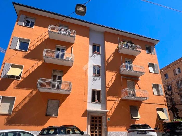 Appartamento quadrilocale in vendita in Via isonzo, Adriatico, Ancona