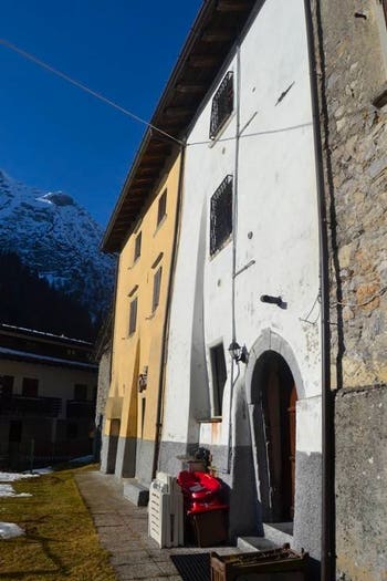 Casa con 6 locali in vendita in Via Cambrembo, Cambrembo, Valleve