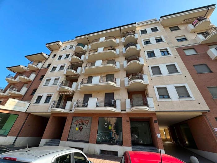 Appartamento trilocale in vendita in Strada Carignano, Mercato Santa Maria, Moncalieri