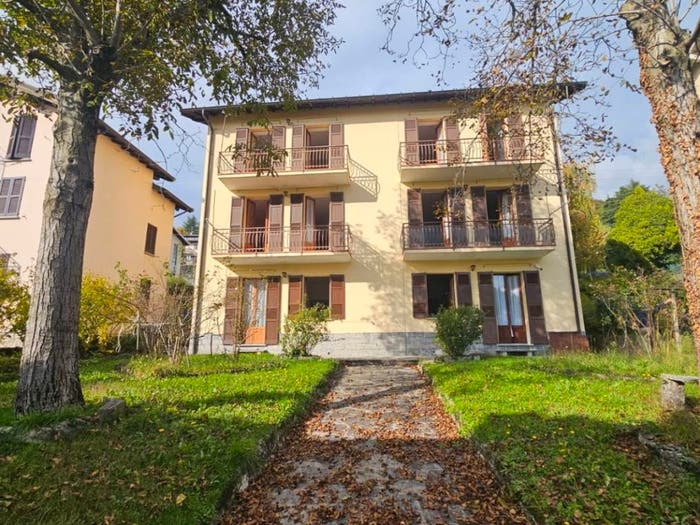 Appartamento bilocale in vendita in Via Calbera, Centro, Sormano