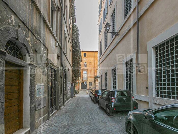 Appartamento monolocale in vendita in Via Di San Salvatore In Campo, Campo de' Fiori, Roma